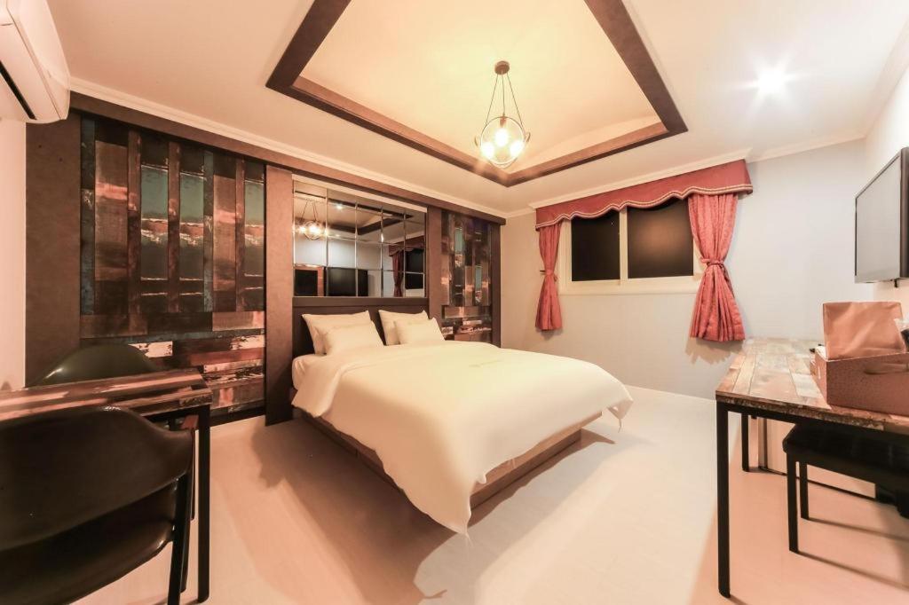 Geoje A-Plus Hotel Bagian luar foto