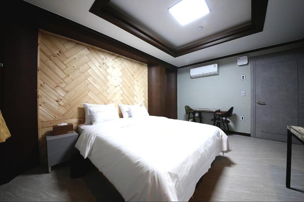 Geoje A-Plus Hotel Bagian luar foto