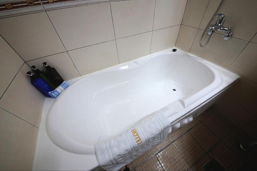 Geoje A-Plus Hotel Bagian luar foto