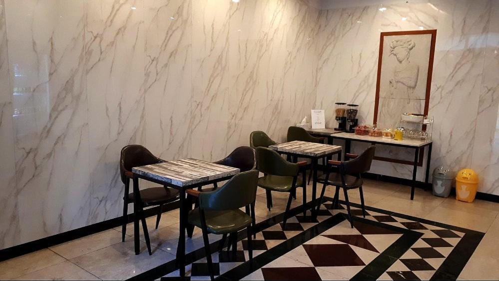 Geoje A-Plus Hotel Bagian luar foto