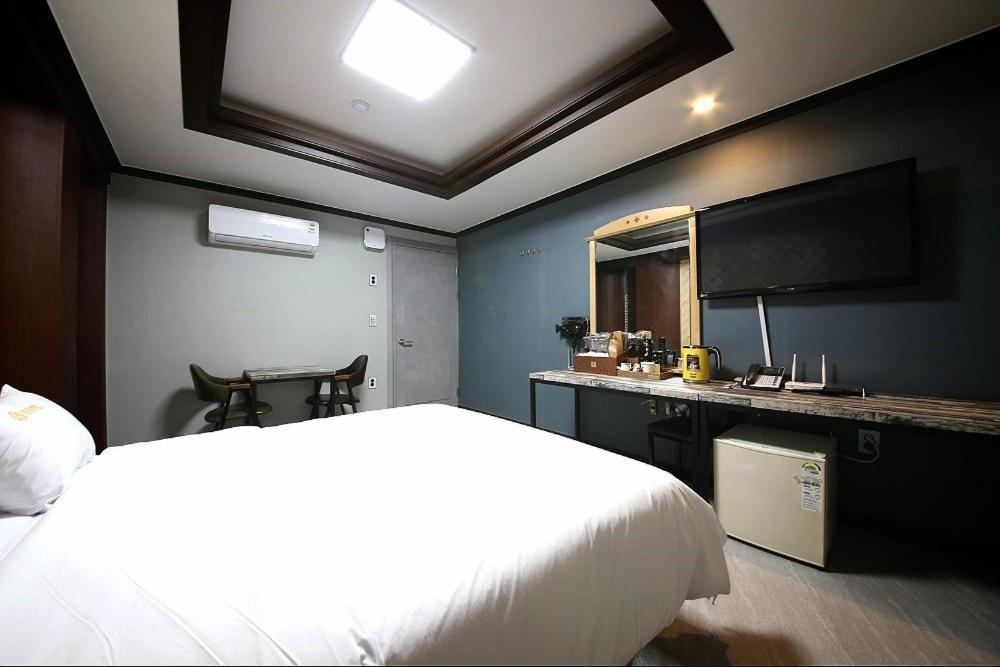 Geoje A-Plus Hotel Bagian luar foto