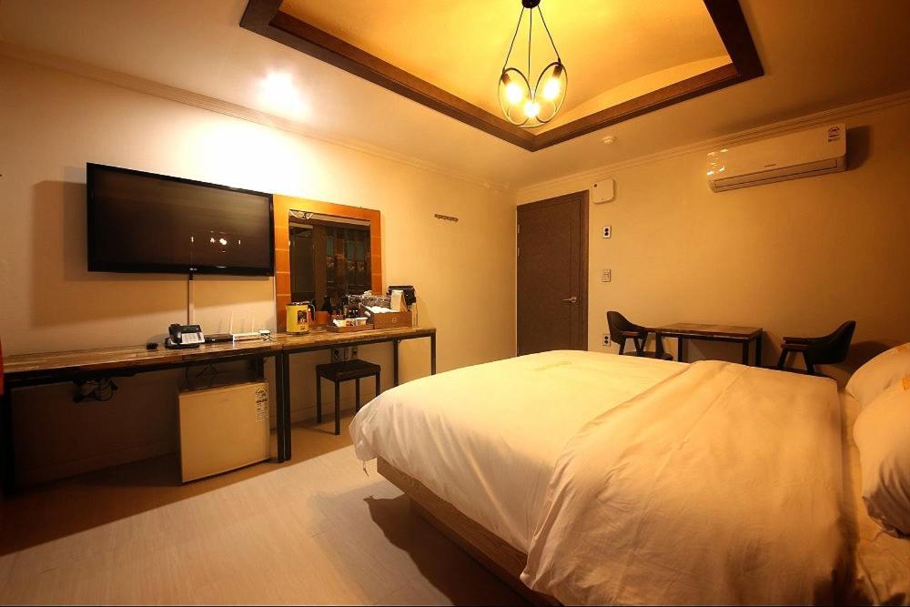 Geoje A-Plus Hotel Bagian luar foto