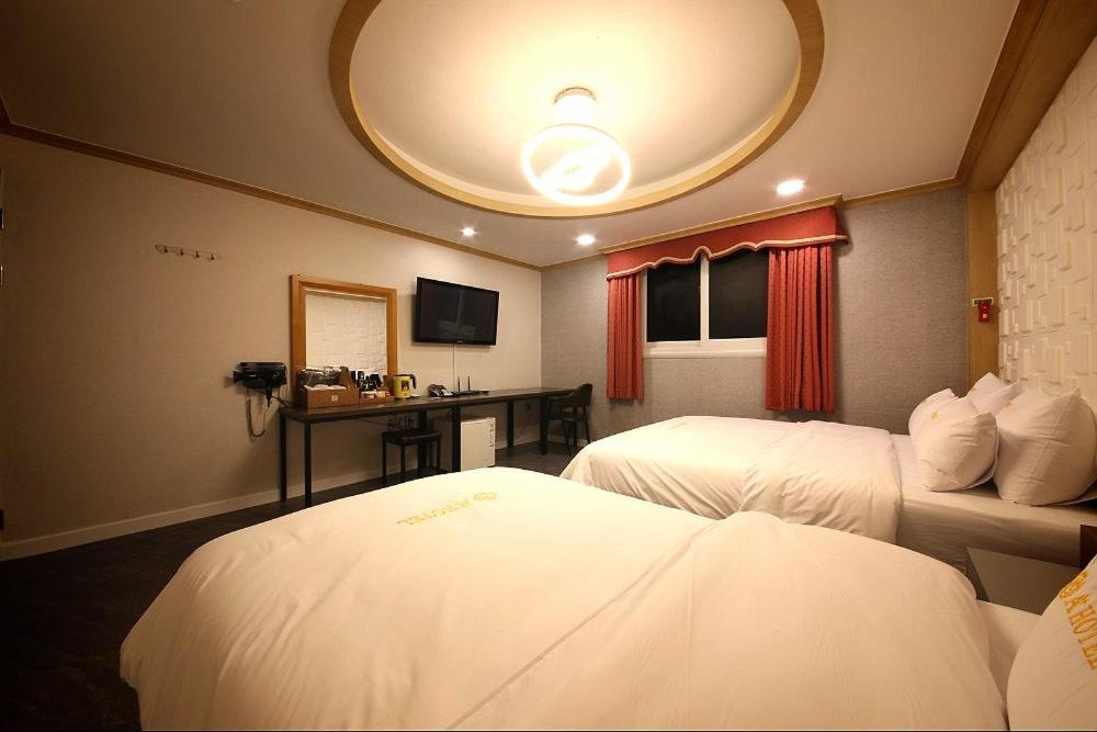 Geoje A-Plus Hotel Bagian luar foto