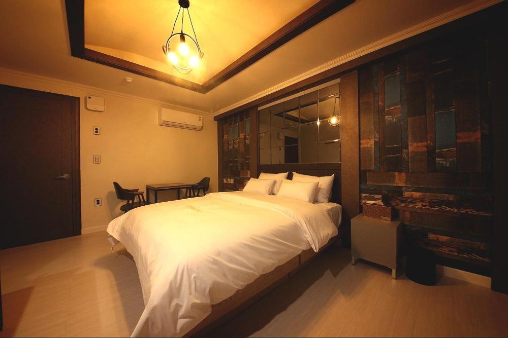 Geoje A-Plus Hotel Bagian luar foto