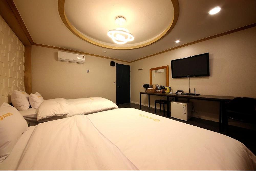Geoje A-Plus Hotel Bagian luar foto
