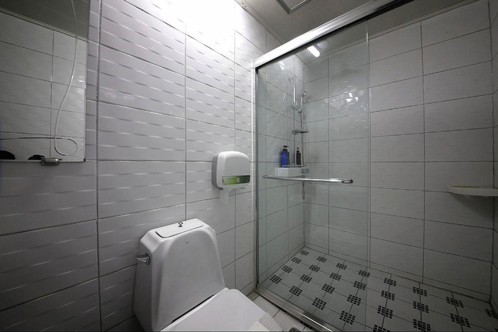 Geoje A-Plus Hotel Bagian luar foto